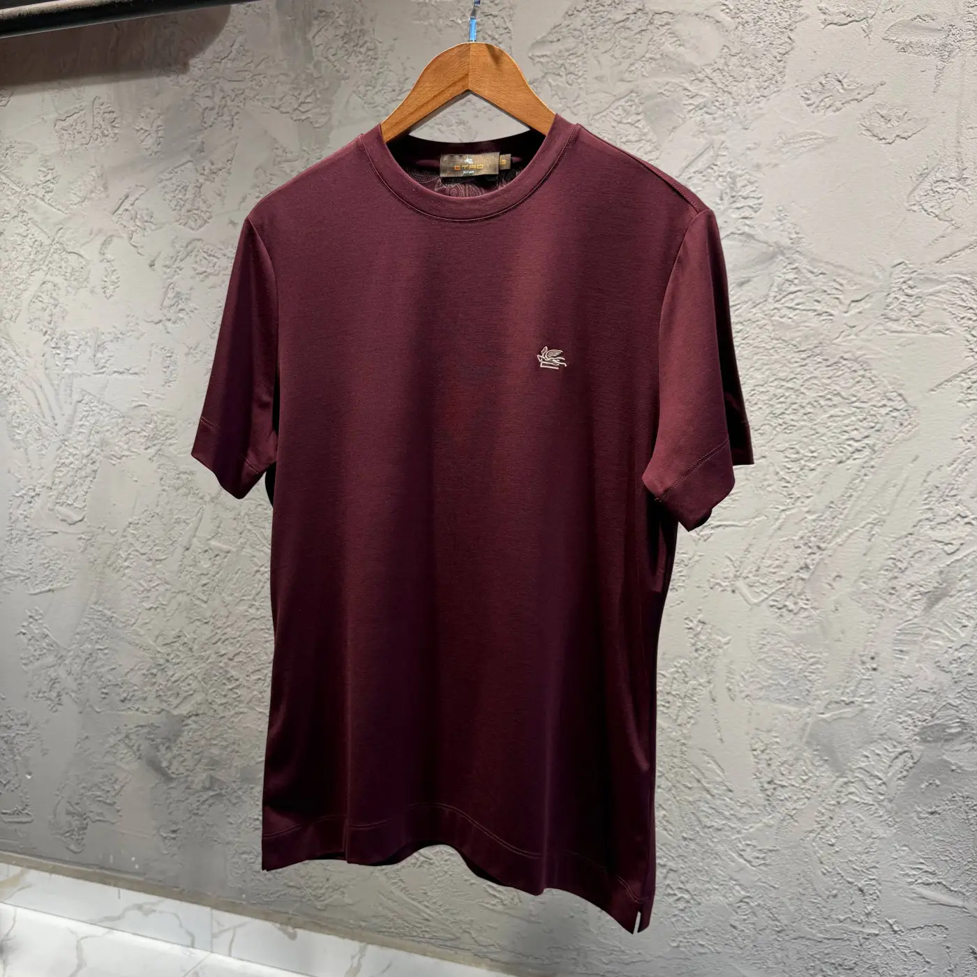 Etro Bordo Logo Detay Tişört