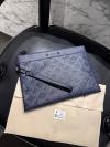 Louis Vuitton Lacivert El Çantası