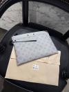 Louis Vuitton Gri El Çantası